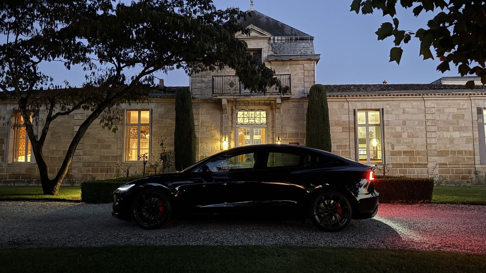 Château Cordeillan-Bages à Pauillac, de nuit